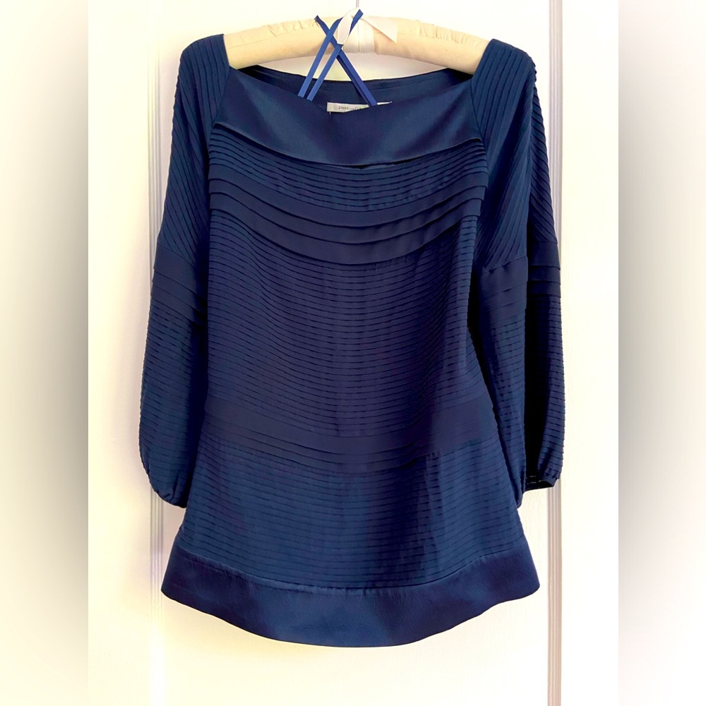 Diane von Furstenburg 100% Silk Top - Navy - Size 4